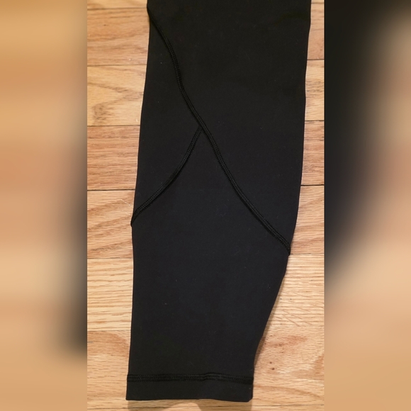 Lululemon Women's 6 Black In Movement High-Waisted Everlux Leggings - Picture 6 of 13